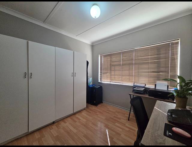 4 BEDROOM HOUSE FOR SALE IN GENERAL ALBERTSPARK
